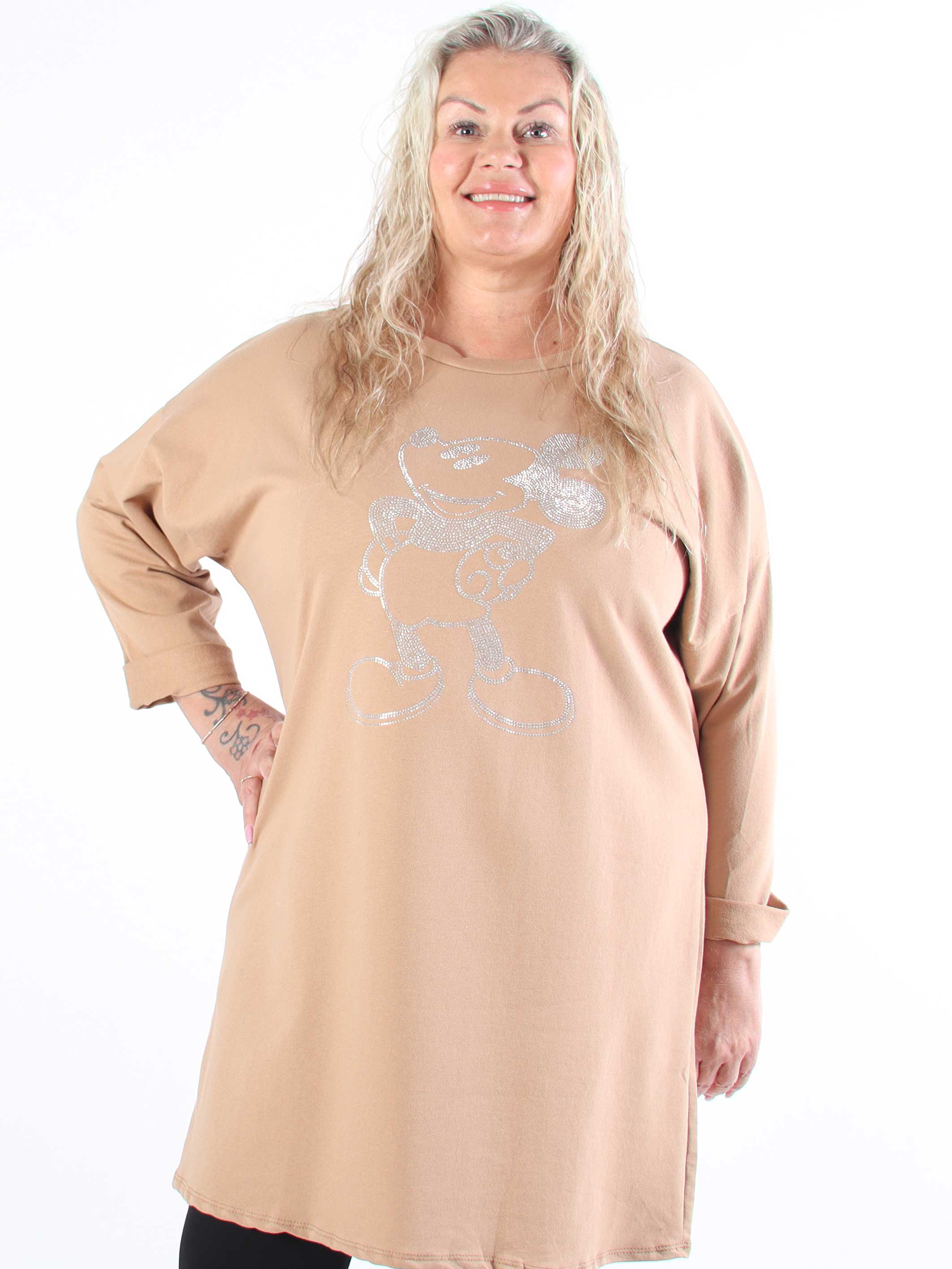 Mickey - Sød plus size joggingkjole med similisten